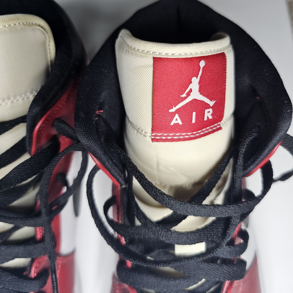 Mid AIR JORDAN1 CHICAGO 2020 WHITE HEEL RED/BLACK 554724-173  worn once no box - Picture 5 of 12